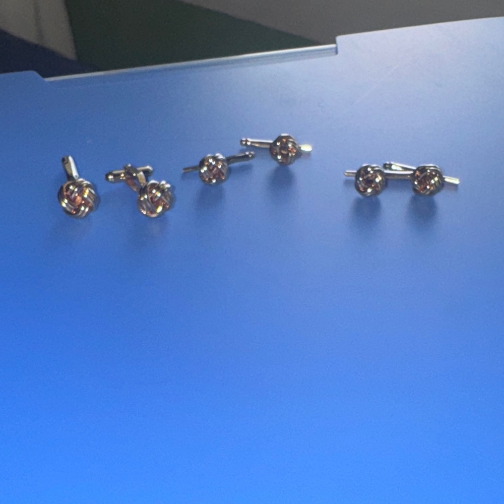 Elegant Gold Cufflinks Set